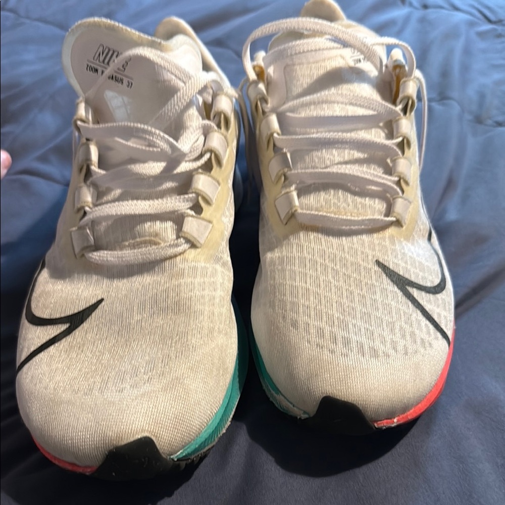 Nike Beige Running Shoes with Multicolor Soles